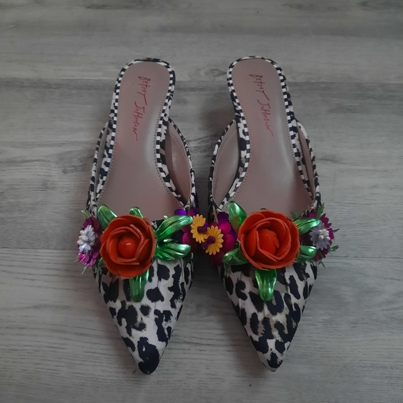 Betsey Johnson Leopard Heels with Floral Accents - Picture 2 of 8